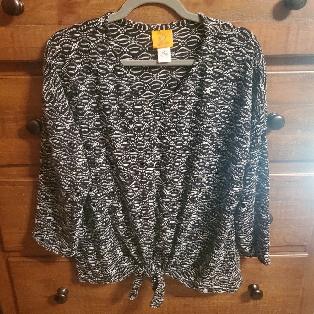 Ruby Rd. Black and white 3/4 sleeve women's size XL tie front top